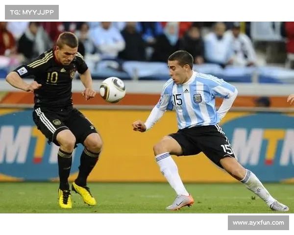 世界杯预选赛阿根廷奥塔门迪头球解围关键 世界杯预选赛阿根廷奥塔门迪头球解围关键