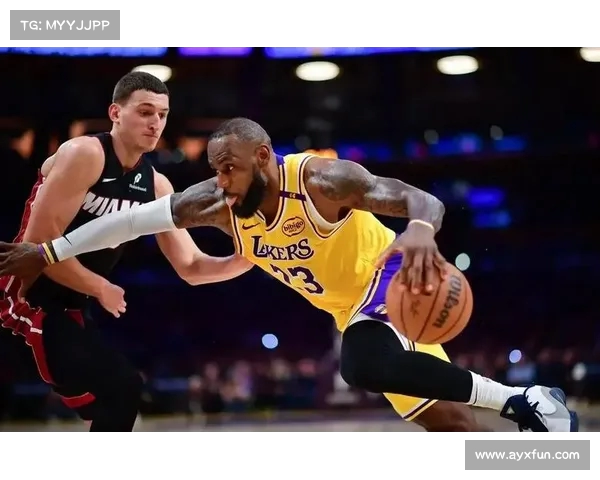 篮网VS湖人：跨联盟焦点战，麦凯恩重返洛杉矶引人关注。