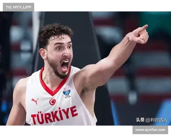 阿尔佩伦·申京的策应中锋：土耳其魔术师的低位技巧与传球视野